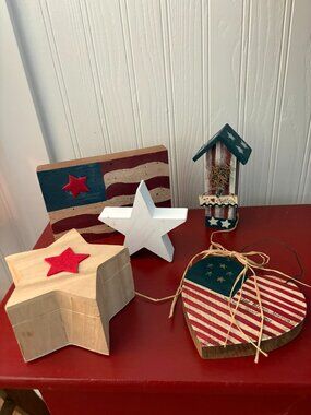 Lot of 5 wooden patriotic decor items